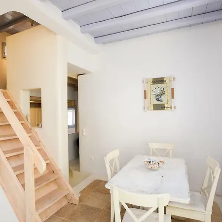 Holiday home Blue Daisy House, Ornos, By Myconbay Mykonos